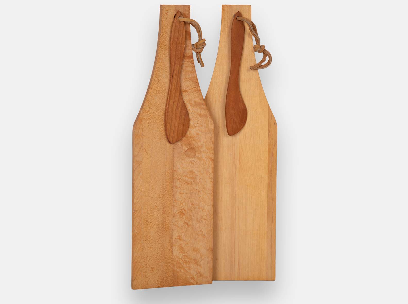 Maple Wine Bottle Platter with Wood Spreader